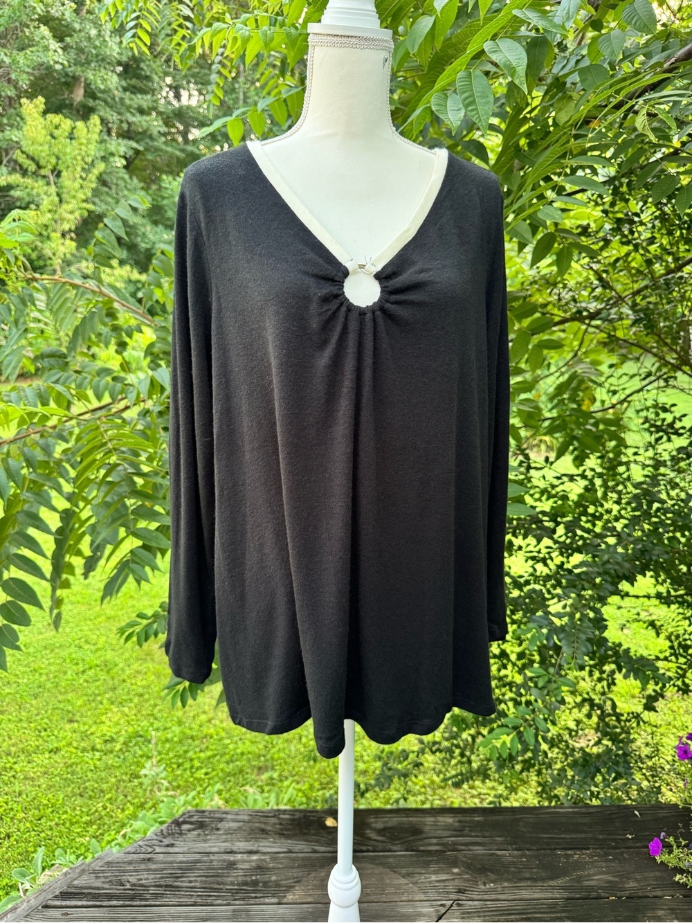 NWT Como Black Woman 2X Black Long Sleeve Keyhole Sweater Knit Top Plus Size
